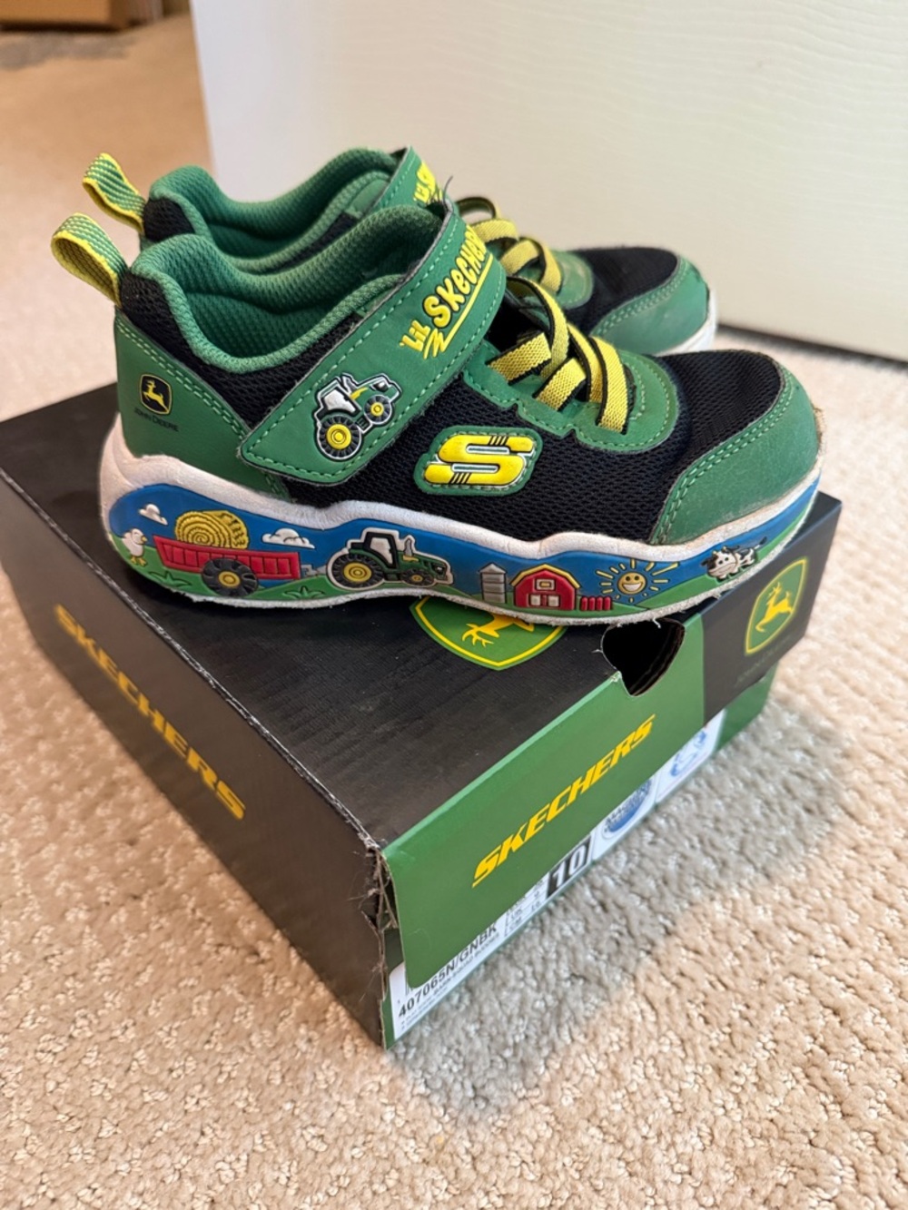 John Deere Tractor Skechers size 10 Green, Black & Yellow Tractor